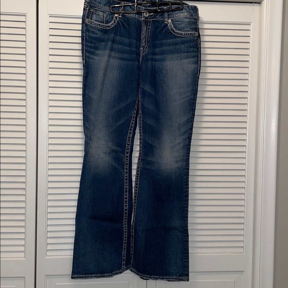 Silver Suki Woman’s Jeans Classic Blue Denim, Size W34/L34